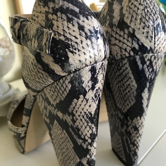 Nine West snakeskin heels size 7-1/2 - Picture 3 of 8